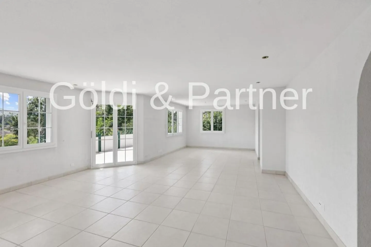 Grosszügige und helle Geschosswohnung mit Balkon. - Foto 2 von 7