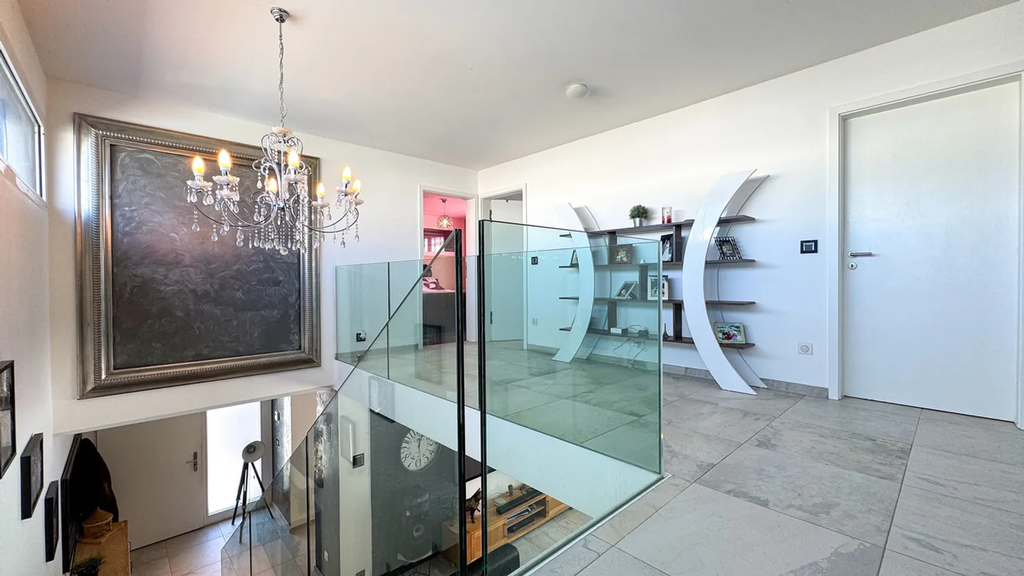 CONTEMPORARY INDIVIDUAL VILLA WITH POOL - Photo 13 of 13