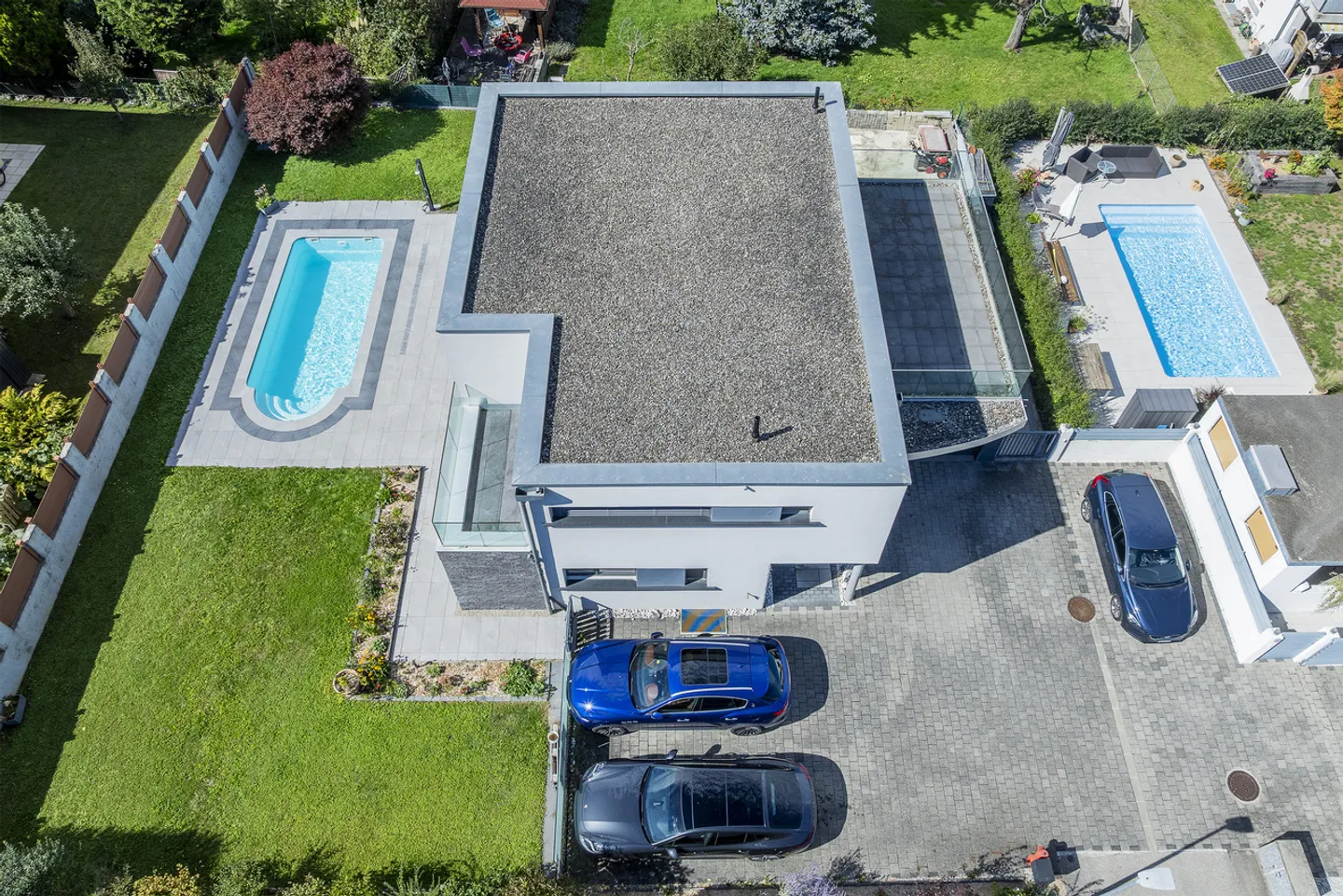 CONTEMPORARY INDIVIDUAL VILLA WITH POOL - Photo 4 of 13