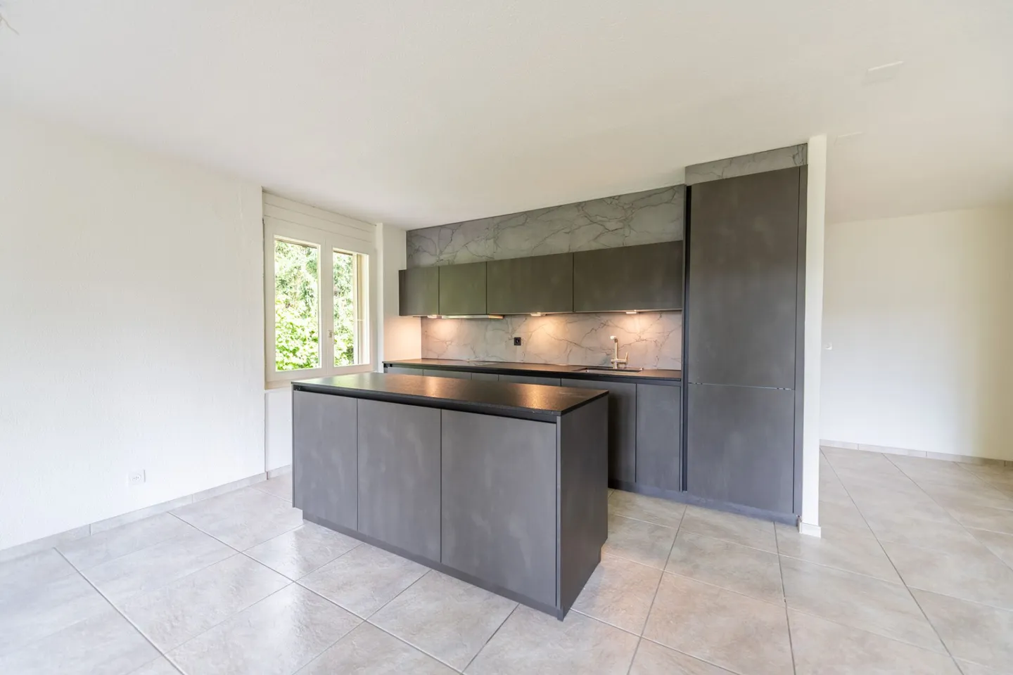 Renoviert, modern, bezugsbereit - Ihre neue Wohnung in Stadtnähe - Foto 3 von 23