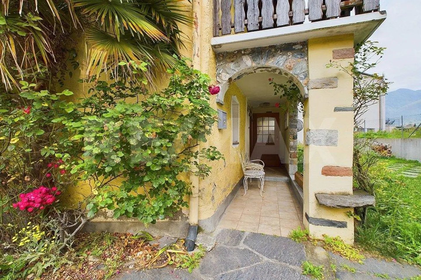 Casa indipendente luminosa con progetto di costruzione approvato - Foto 4 di 13