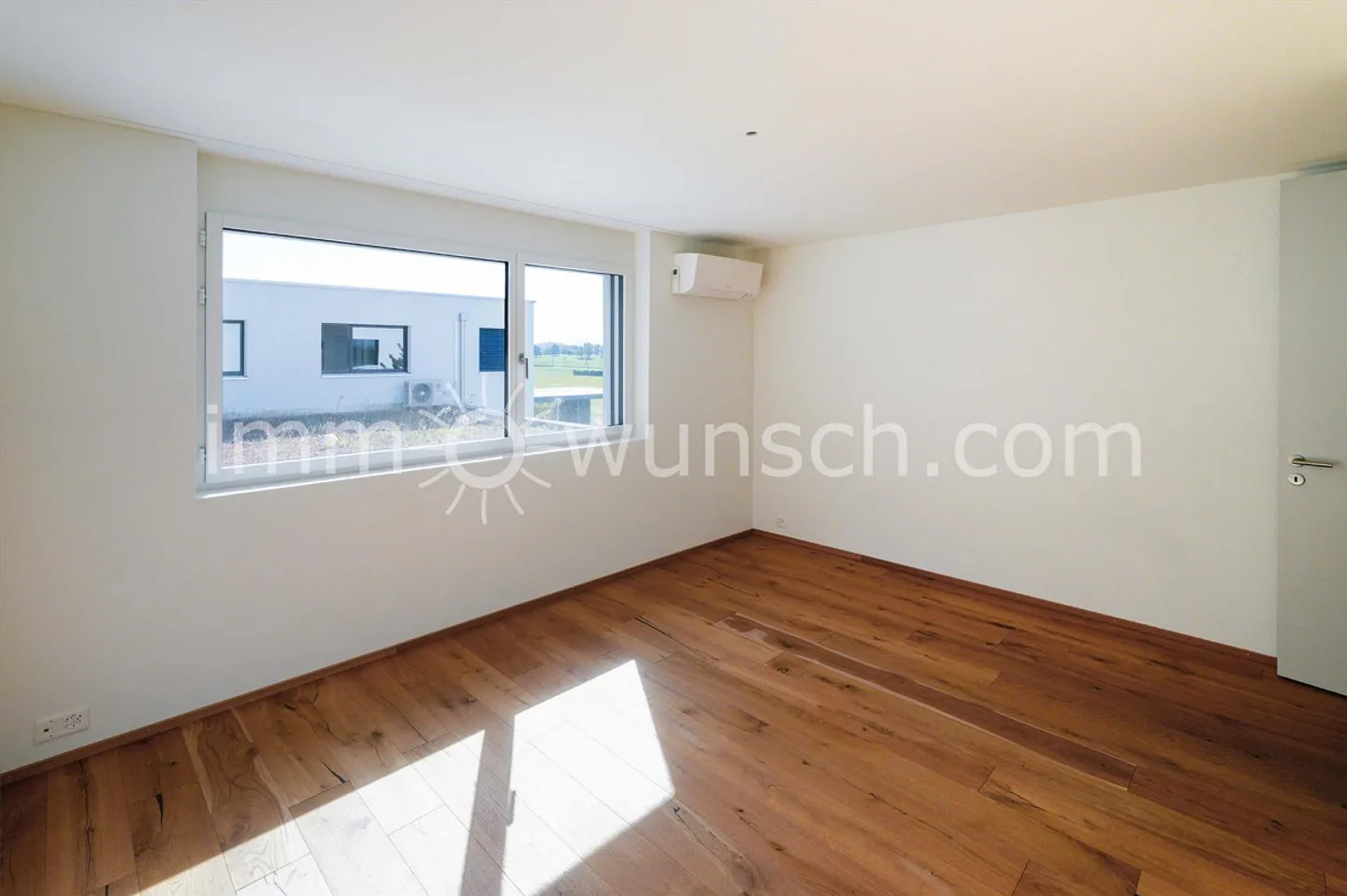 Modern 3.5-Room Apartment with View - Photo 6 of 12