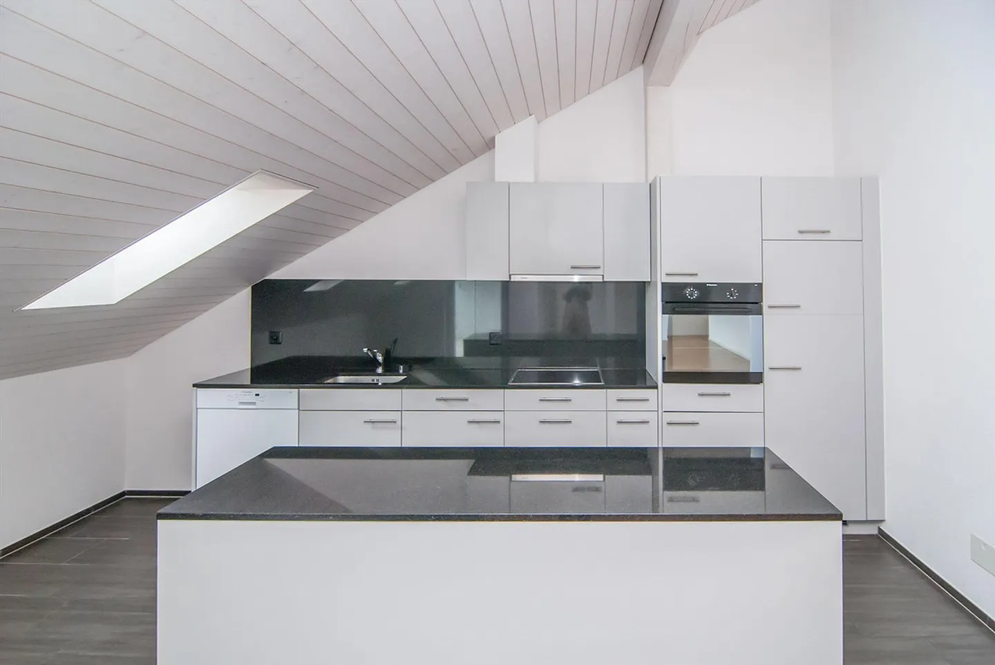 Indirizzo Residenziale Elegante - Foto 2 di 6