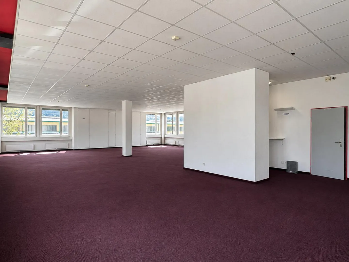 Raum für Visionen: Flexible Gewerbe- & Büroflächen in Beringen - Foto 6 von 8