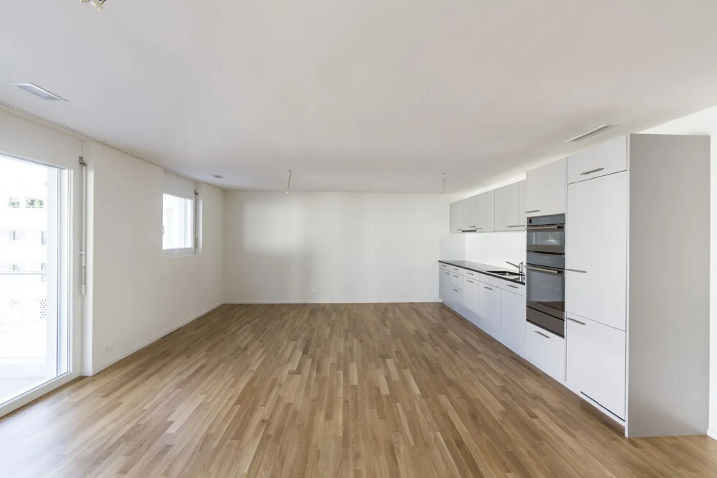 Geräumige Wohnung mit Balkon - Foto 3 von 5