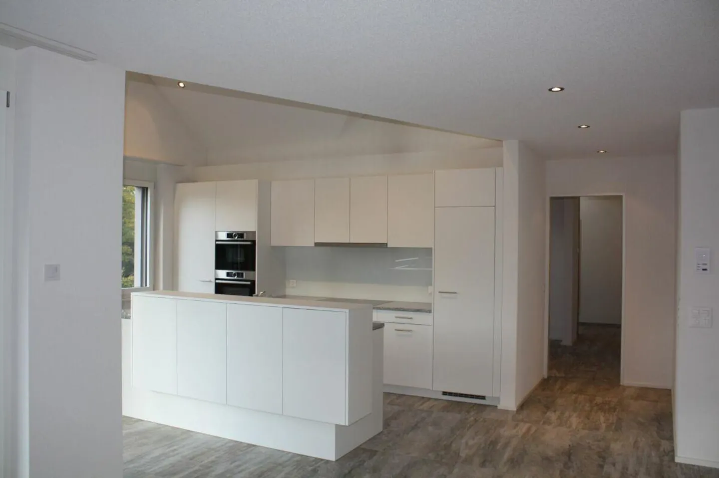 6 1/2-Room Attic Maisonette Apartment - Photo 4 of 10