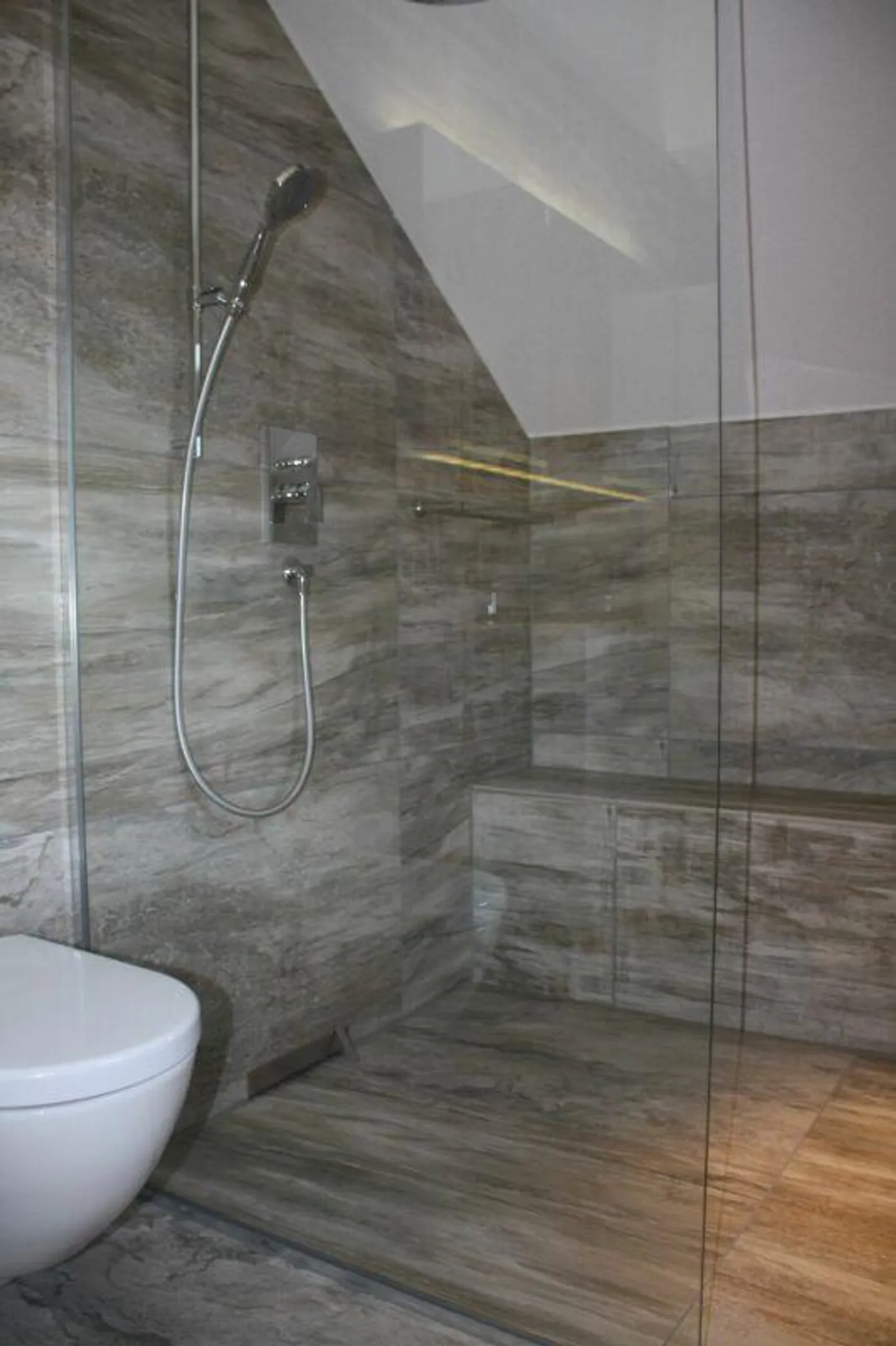 6 1/2-Room Attic Maisonette Apartment - Photo 8 of 10