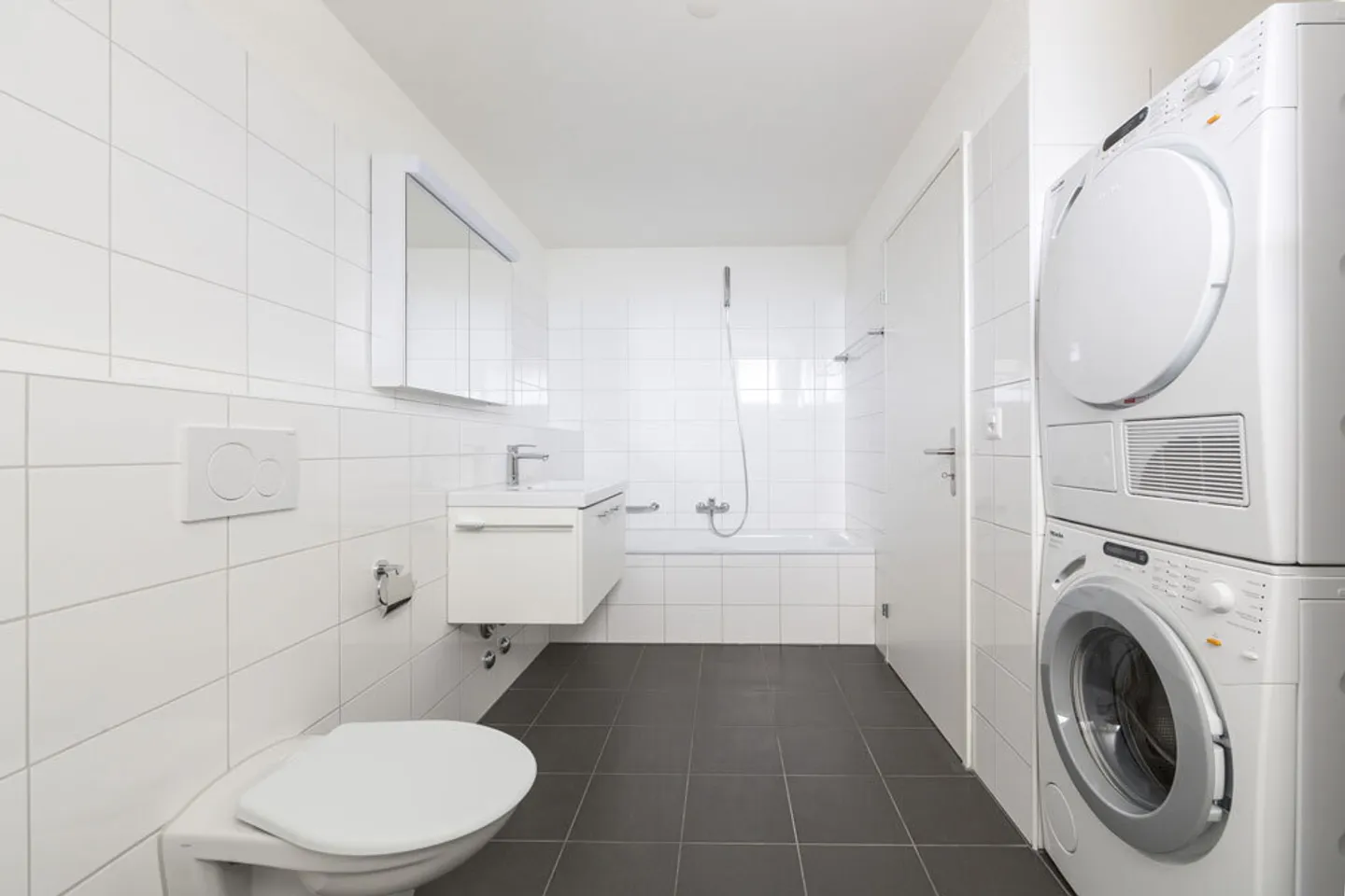 Geräumige Wohnung mit Balkon - Foto 5 von 5