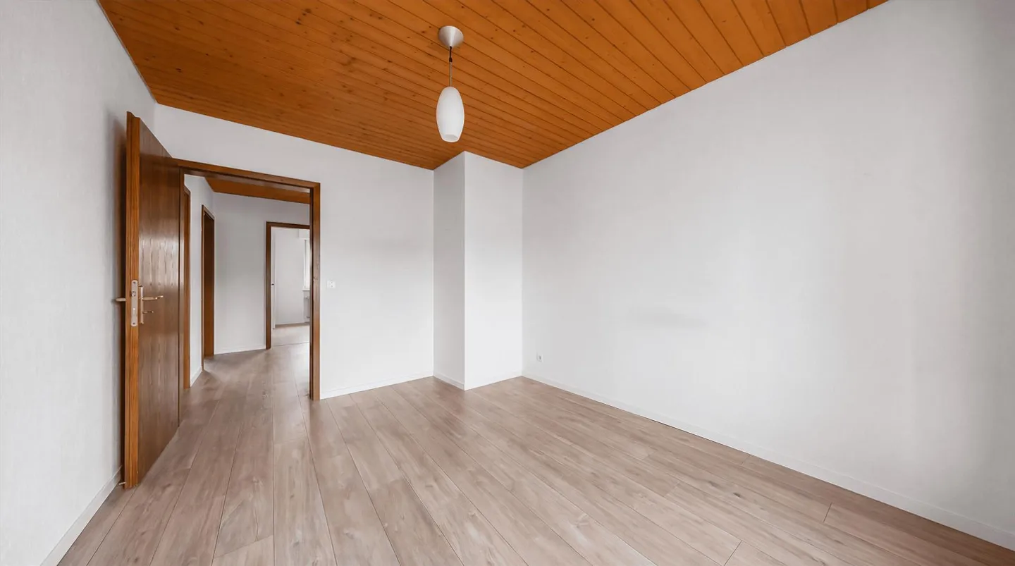 Maison mitoyenne de 4,5 pièces avec grand jardin à Schneisingen - Photo 13 sur 28
