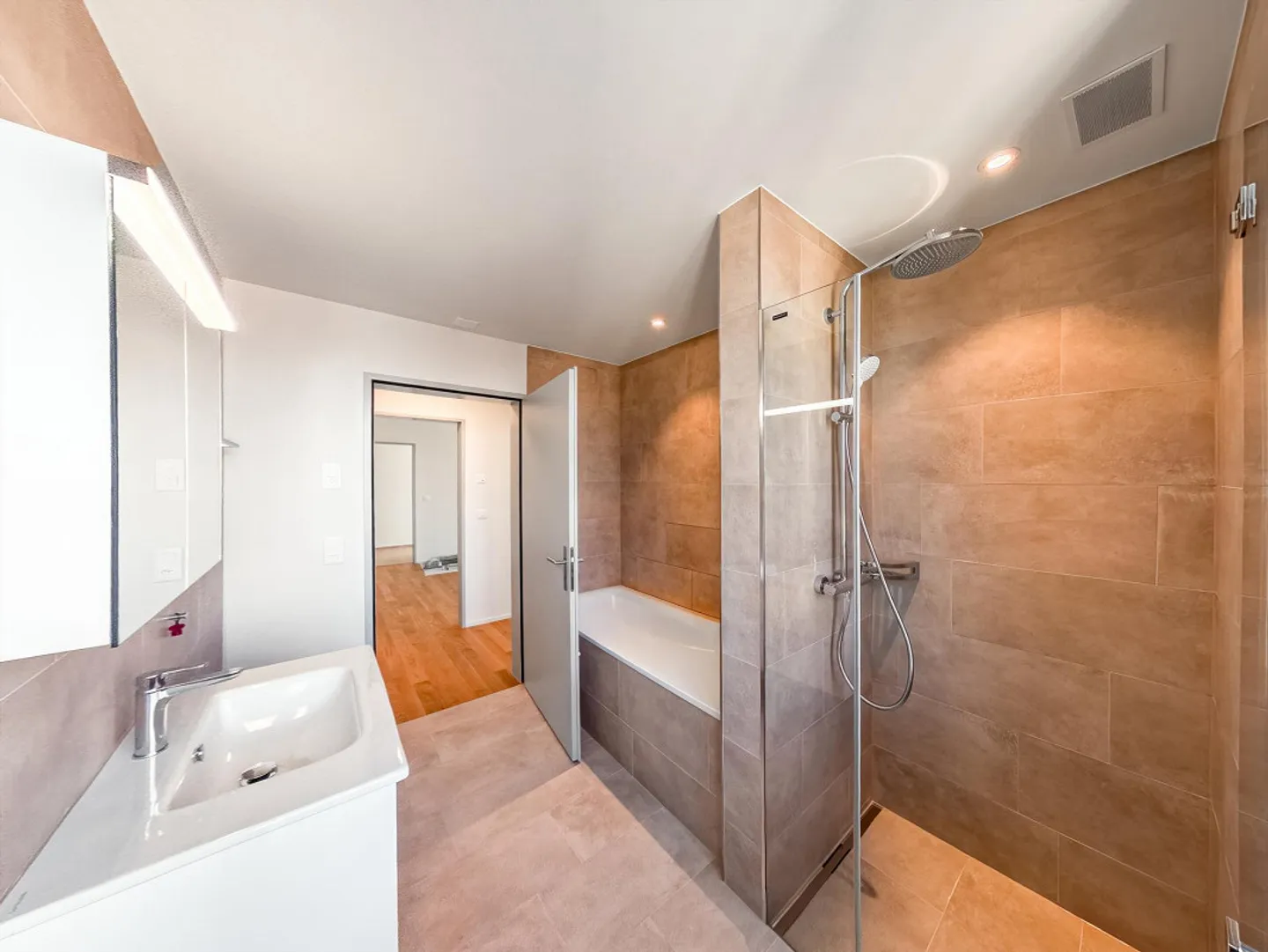 Appartement penthouse de haute qualité avec vue imprenable, calme, emplacement central - Photo 10 sur 13