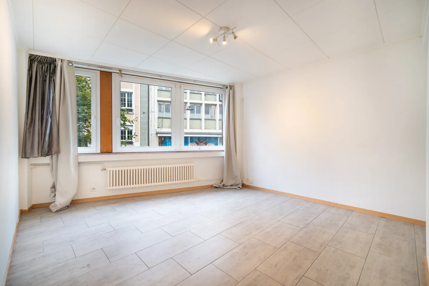 Magnificent 2-room apartment for rent in the city center - Photo 1 of 3
