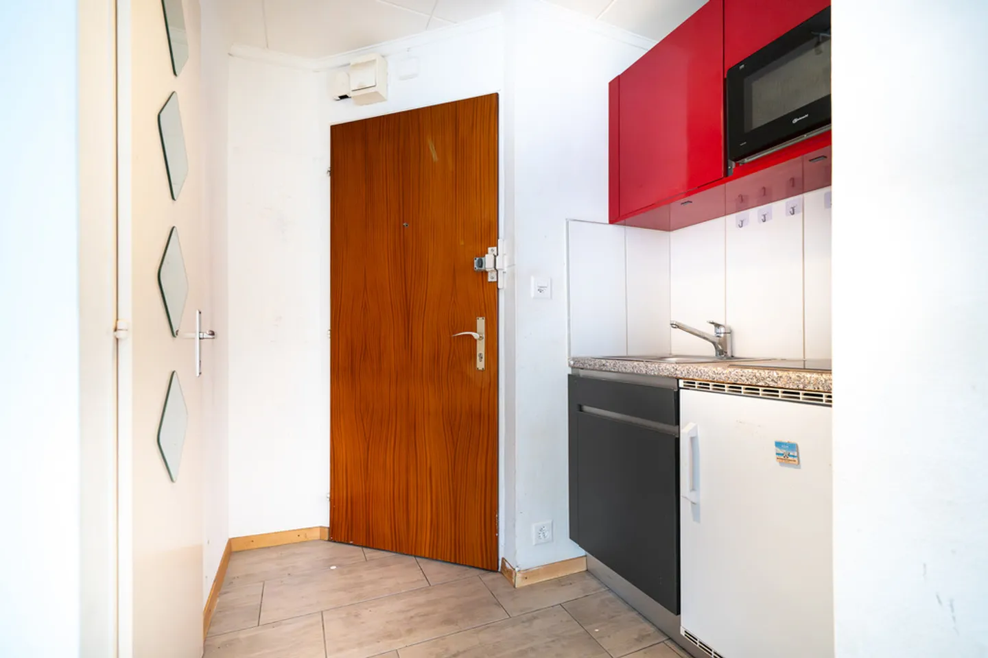 Magnificent 2-room apartment for rent in the city center - Photo 2 of 3