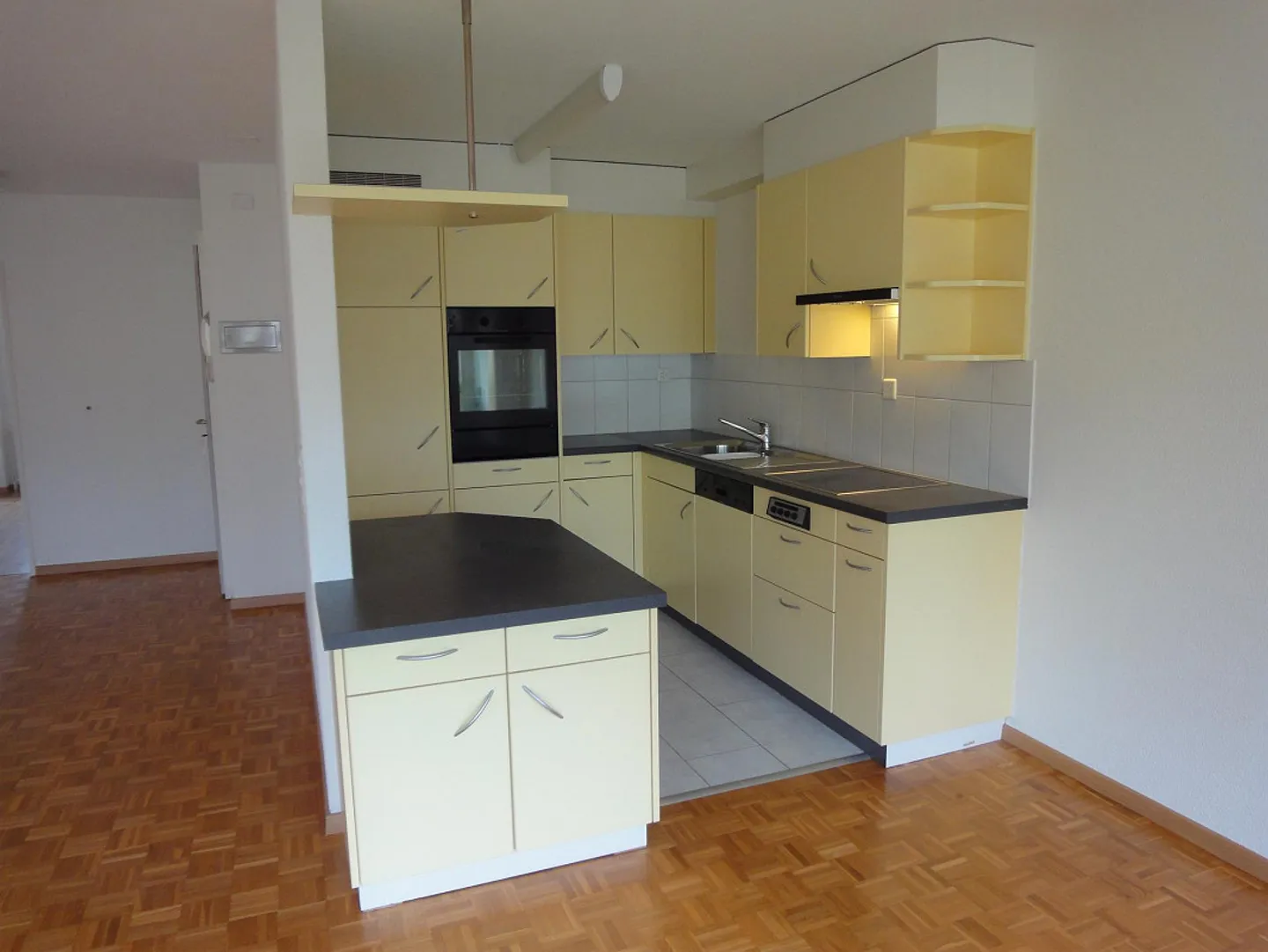 Helle 3.5-Zimmerwohnung mit Balkon - Foto 3 von 6