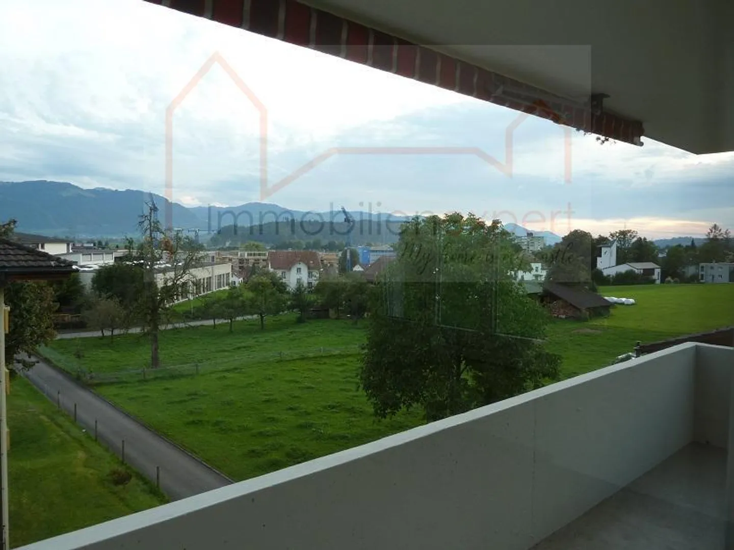 Zu Vermieten 5.5 Zimmerwohnung - Foto 9 von 10