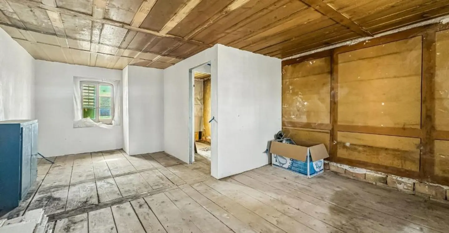Freiburger Haus zur Umwandlung in 2 Wohnungen mit Baugenehmigung für Erweiterung - Foto 5 von 10