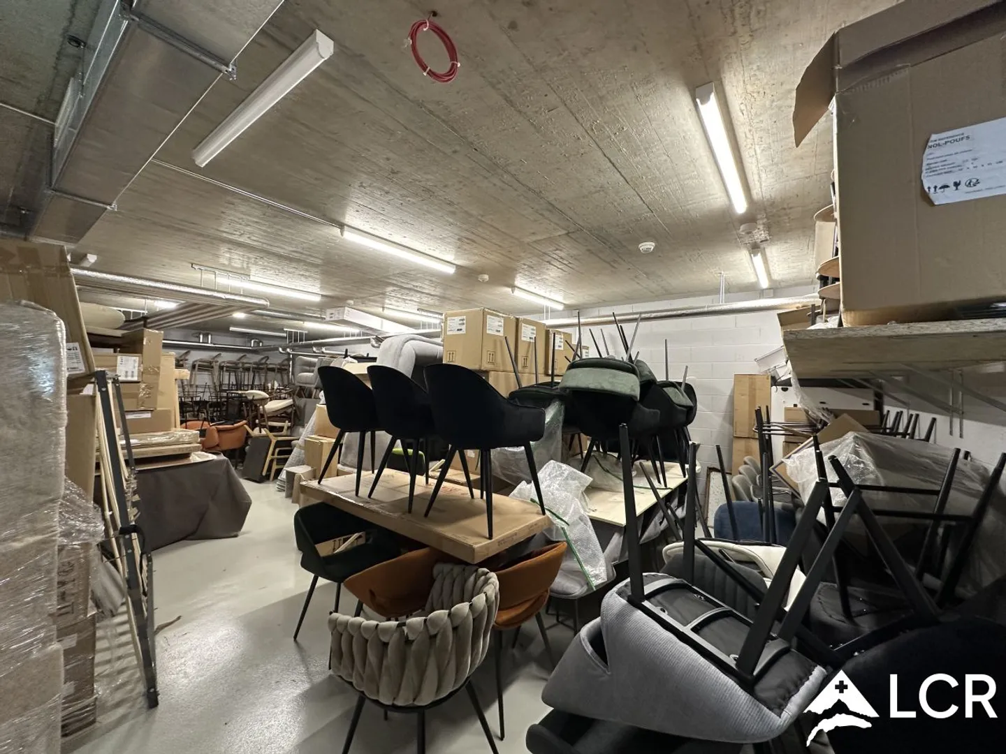 Sichere Räumlichkeiten von 170m2 zur Miete in Morges: ideal für Lager oder Depot, Zugang d - Foto 6 von 10