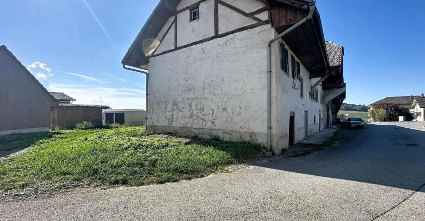 Freiburger Haus zur Umwandlung in 2 Wohnungen mit Baugenehmigung für Erweiterung - Foto 9 von 10