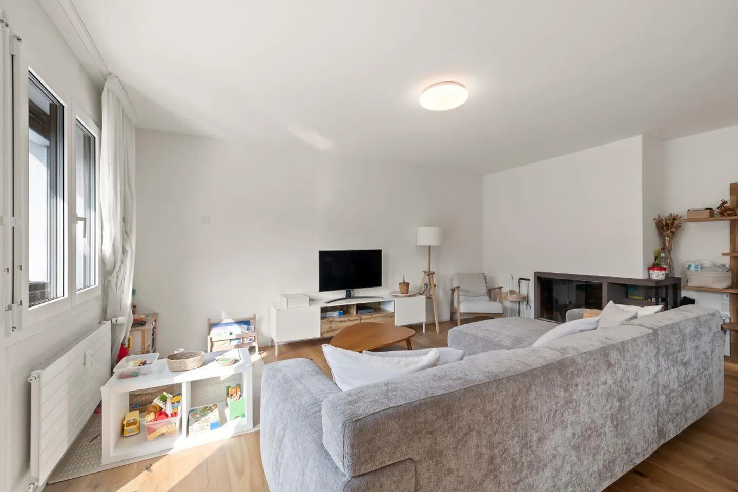Modern 4.5 Room Apartment - Photo 2 of 13
