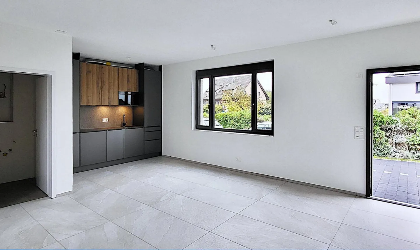 Vielseitige Fläche in zentraler Lage - Foto 2 von 3