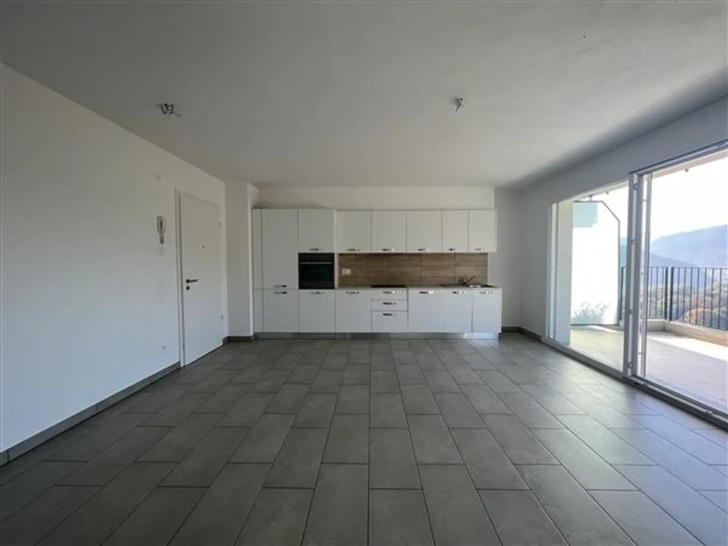 Neggio: 3.5-room apartment - Photo 2 of 7