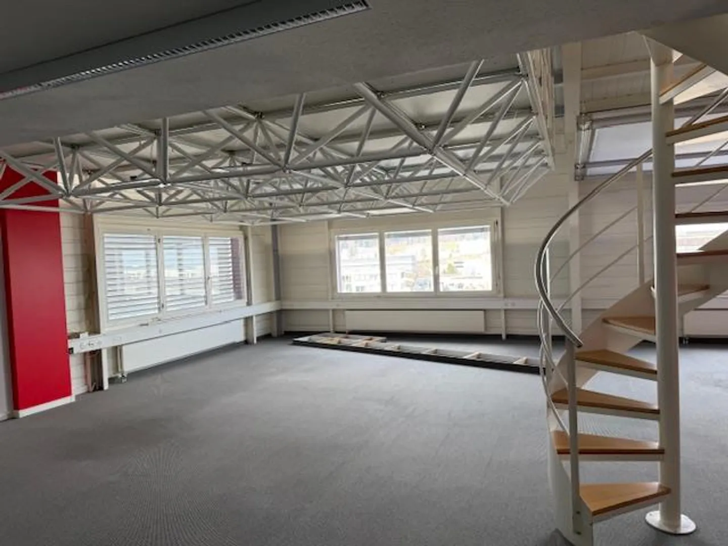 Modern & Versatile Commercial Space in St. Gallen - Photo 6 of 11