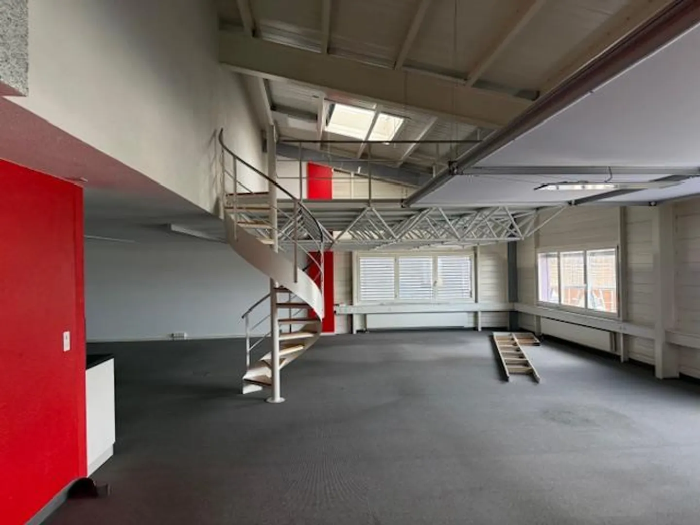 Modern & Versatile Commercial Space in St. Gallen - Photo 5 of 11