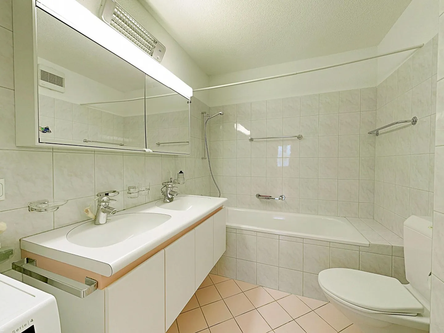 «Zentrale Stadtwohnung - 4 Zimmer 1. OG» - Foto 7 von 12