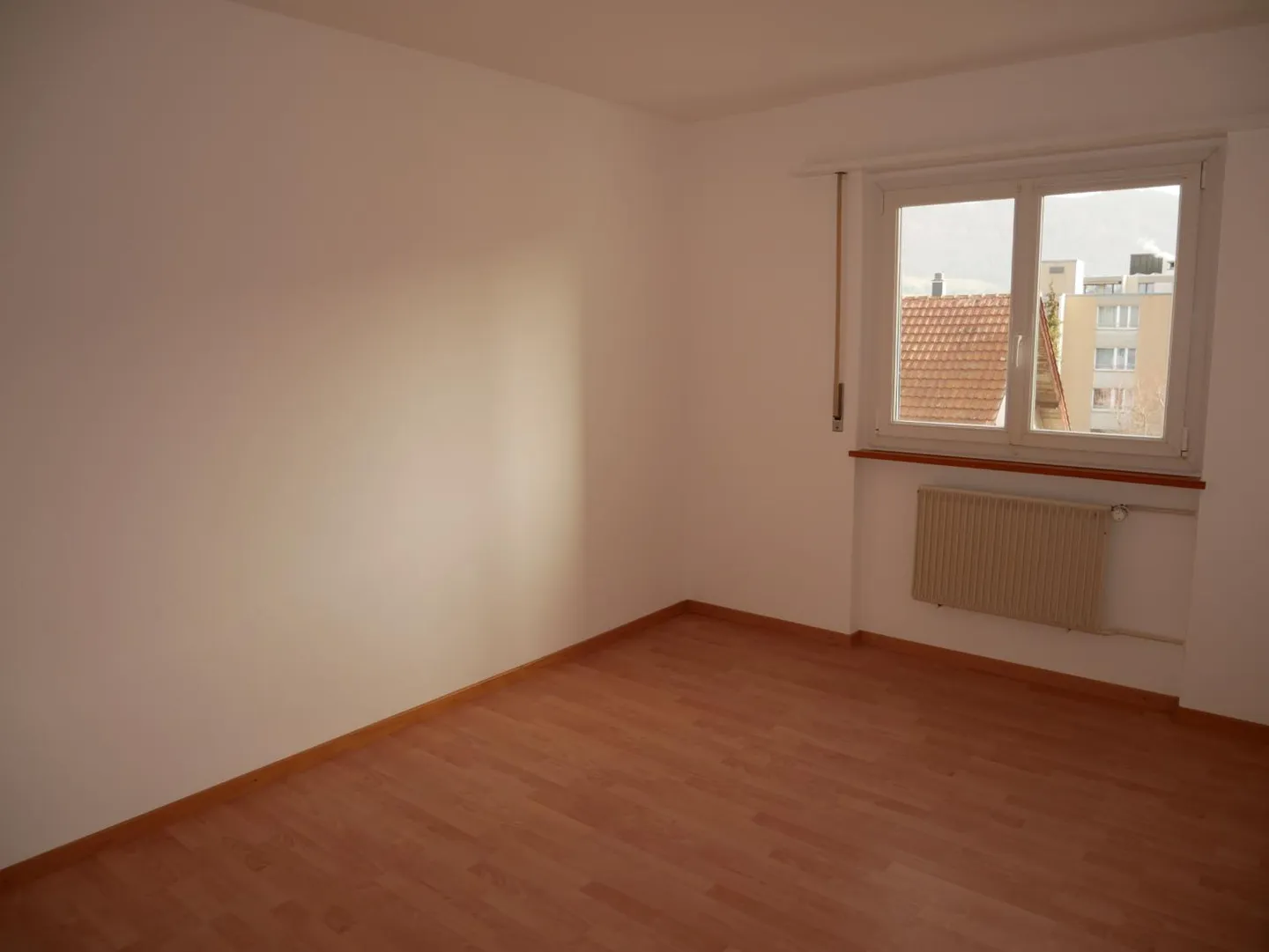 Appartement Charmant Près Gare - Photo 2 sur 8