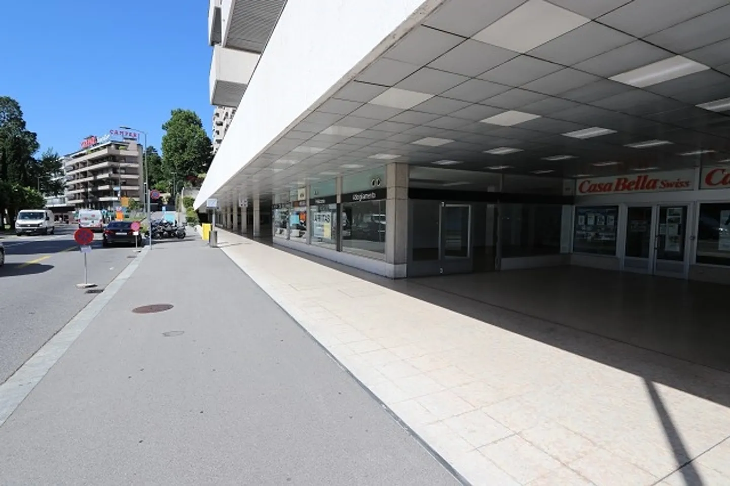 Shop/Office of 237m2 by the lake in "Central Park" Lugano - Photo 4 of 9