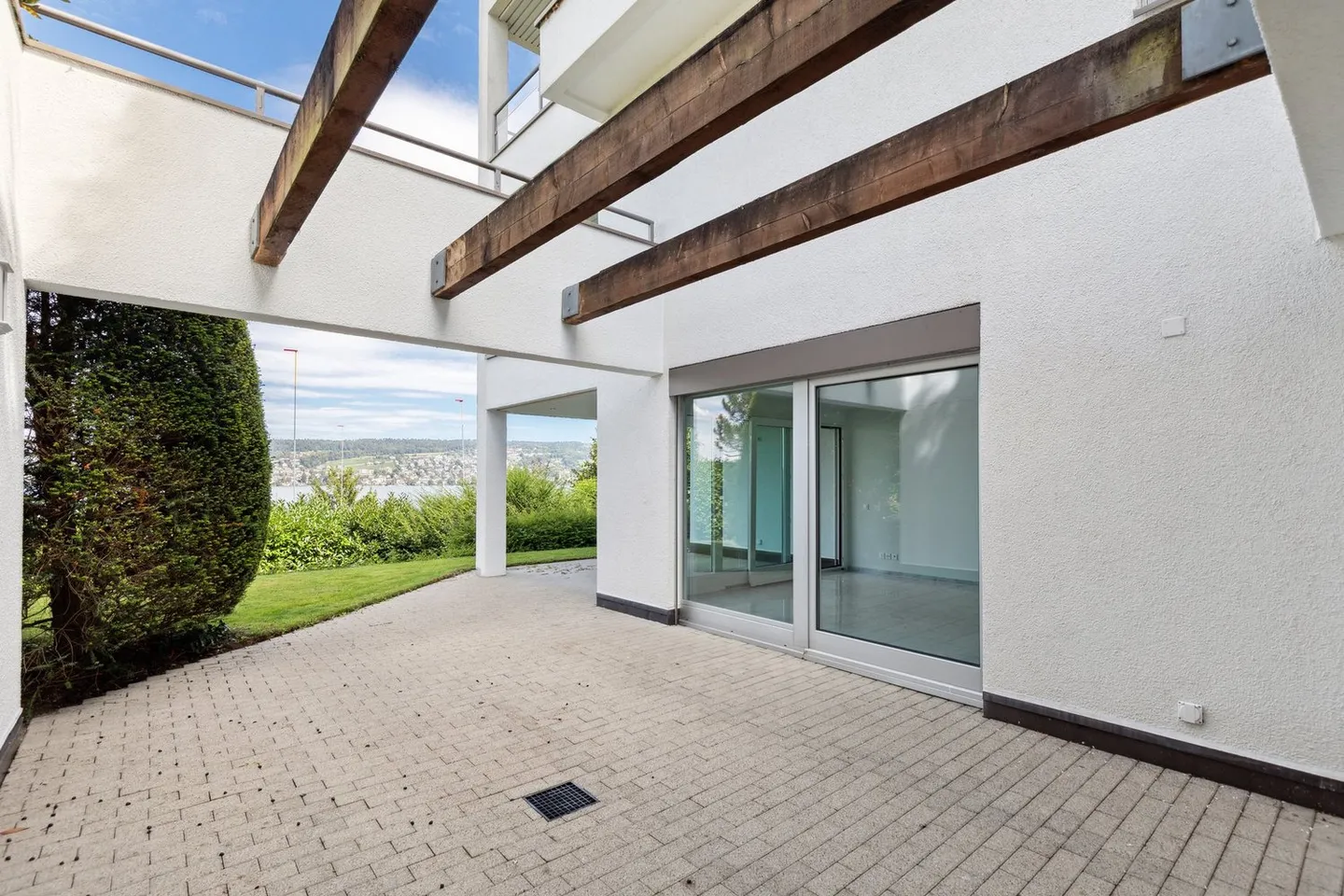 Appartamento di lusso con giardino vicino al lago con incantevoli terrazze e spazi circostanti - Foto 8 di 10