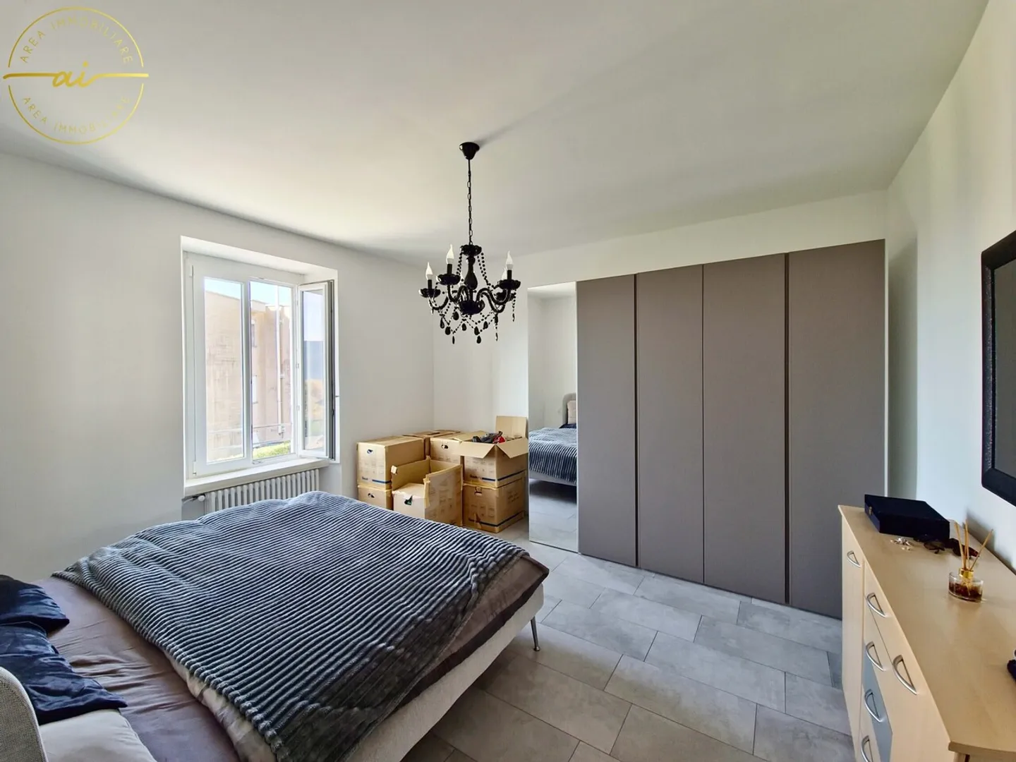 MODERN 3.5 ROOM APARTMENT IN MORBIO INFERIORE - Photo 5 of 9