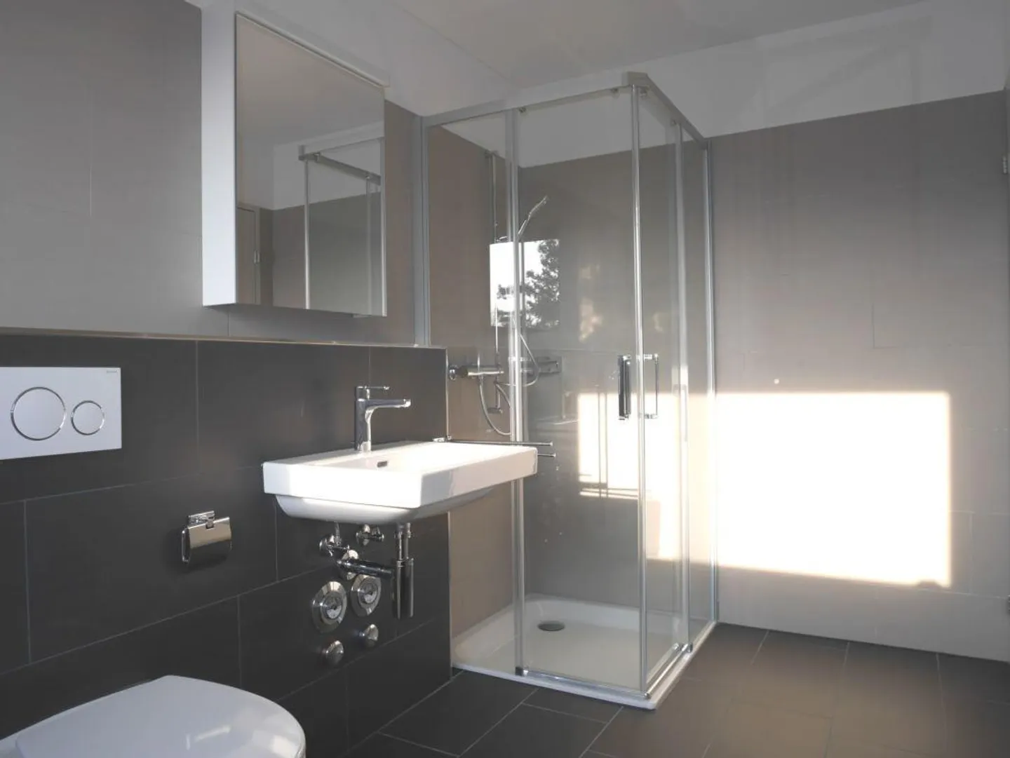 TOP Moderne 2.5-ZWG Attikawohnung - Foto 5 von 8
