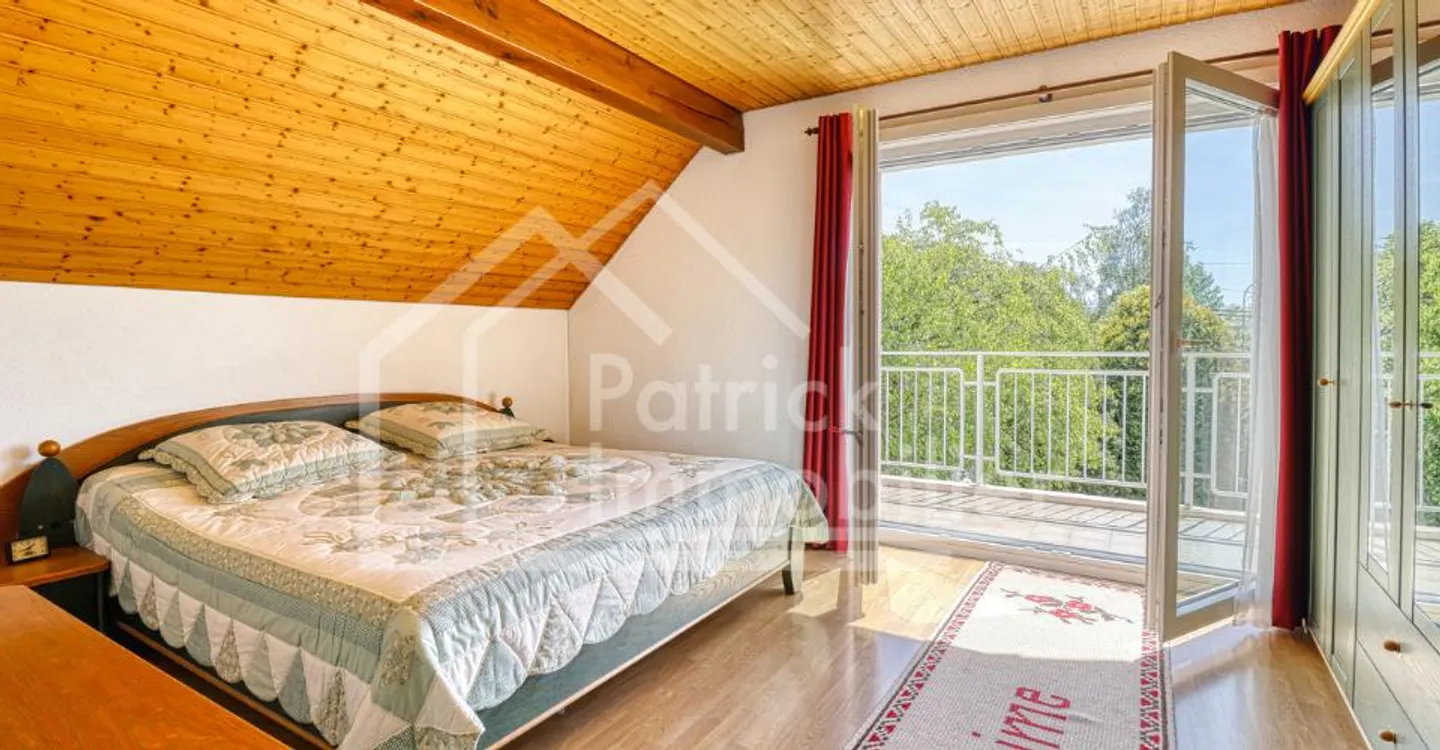 Spacious Detached Villa in Quiet Area - Photo 10 of 11