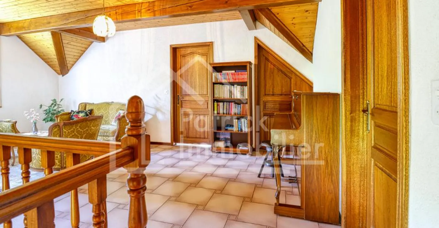 Spacious Detached Villa in Quiet Area - Photo 7 of 11