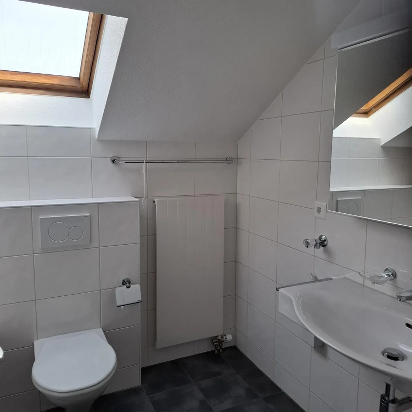 2.5 Room Attic Apartment - Photo 3 of 10