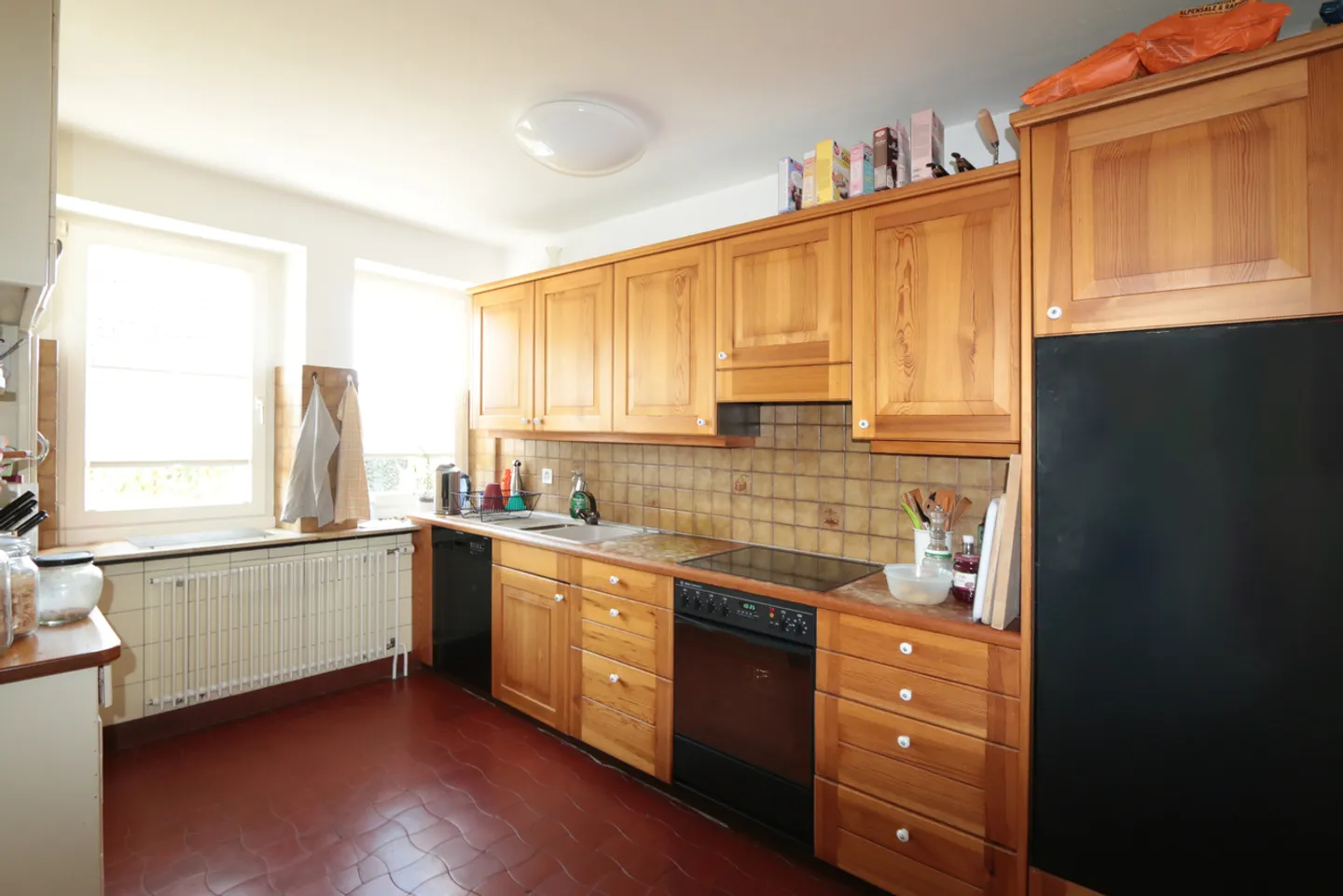 Idylle familiale sur 1'400 m² - Villa avec charme, jardin et histoire - Photo 8 sur 13