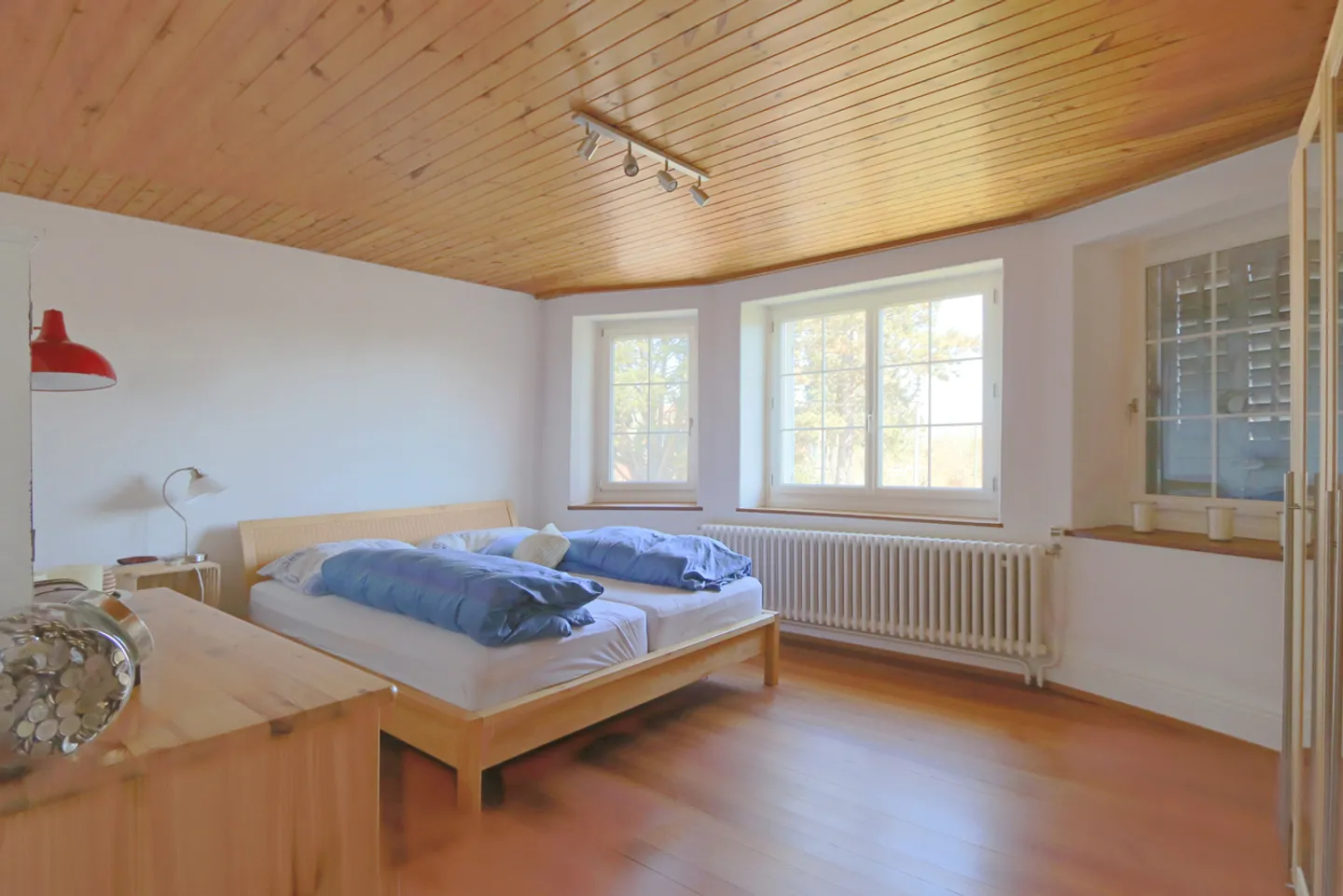 Idylle familiale sur 1'400 m² - Villa avec charme, jardin et histoire - Photo 9 sur 13