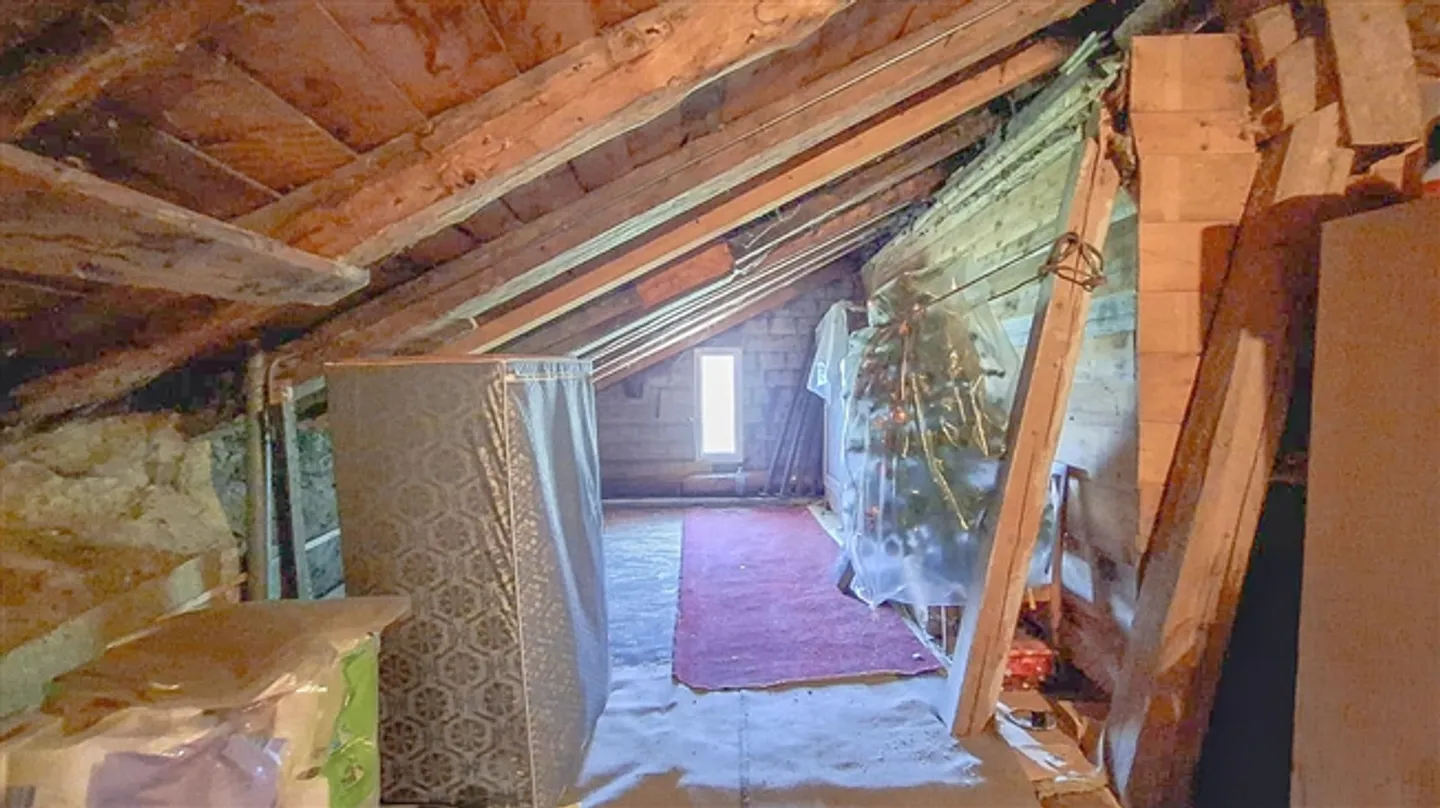 Vecchio casale su un terreno di 2'169 m2 + terreno di 6'072 - Foto 17 di 20