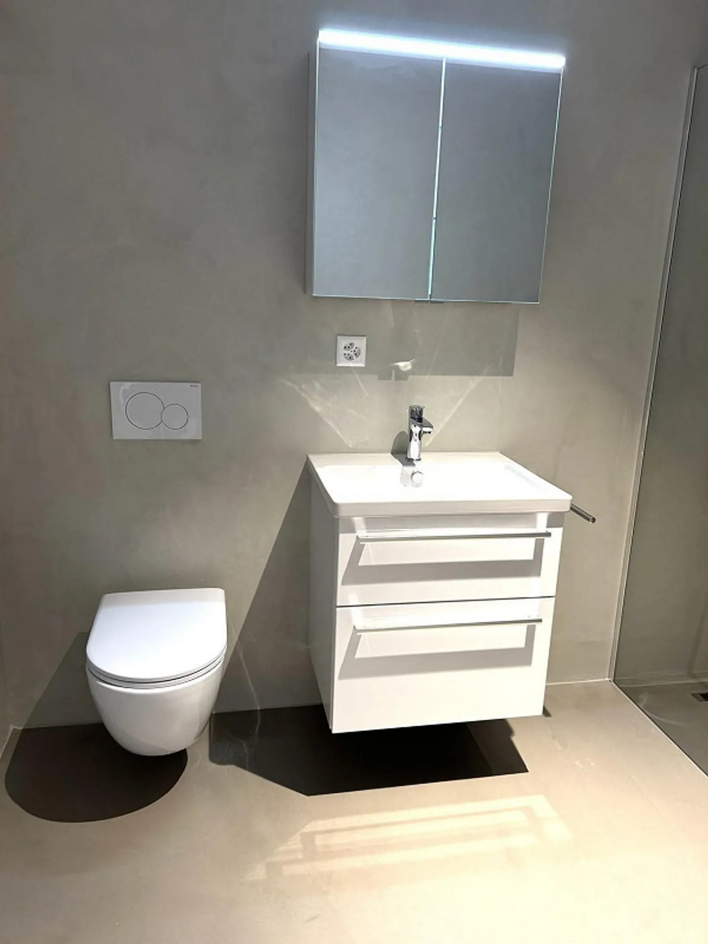 Moderno appartamento di 2,5 stanze con bella terrazza - Foto 3 di 8