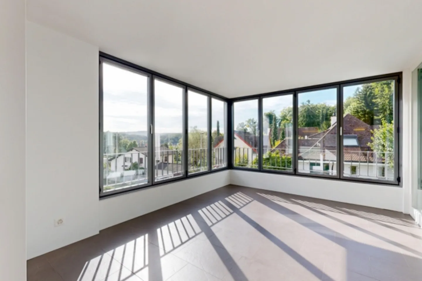 Apartment for rent - Photo 3 of 9