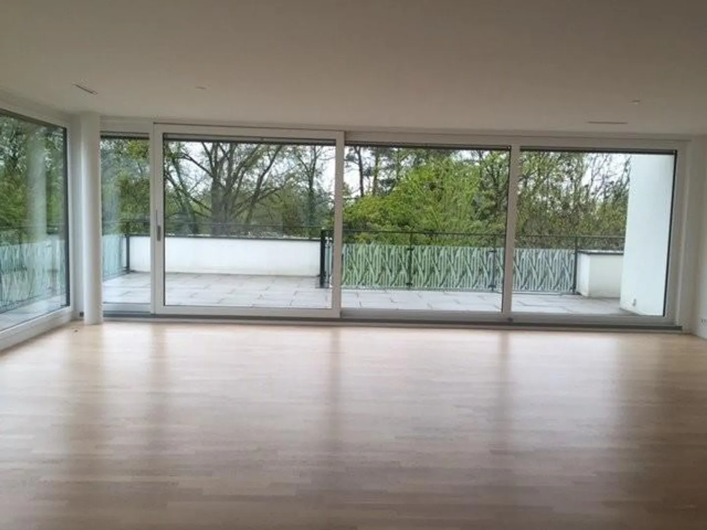Moderne Wohnung mit Gratis Einstellplatz - befristet bis 31.03.2026 - Foto 2 von 8