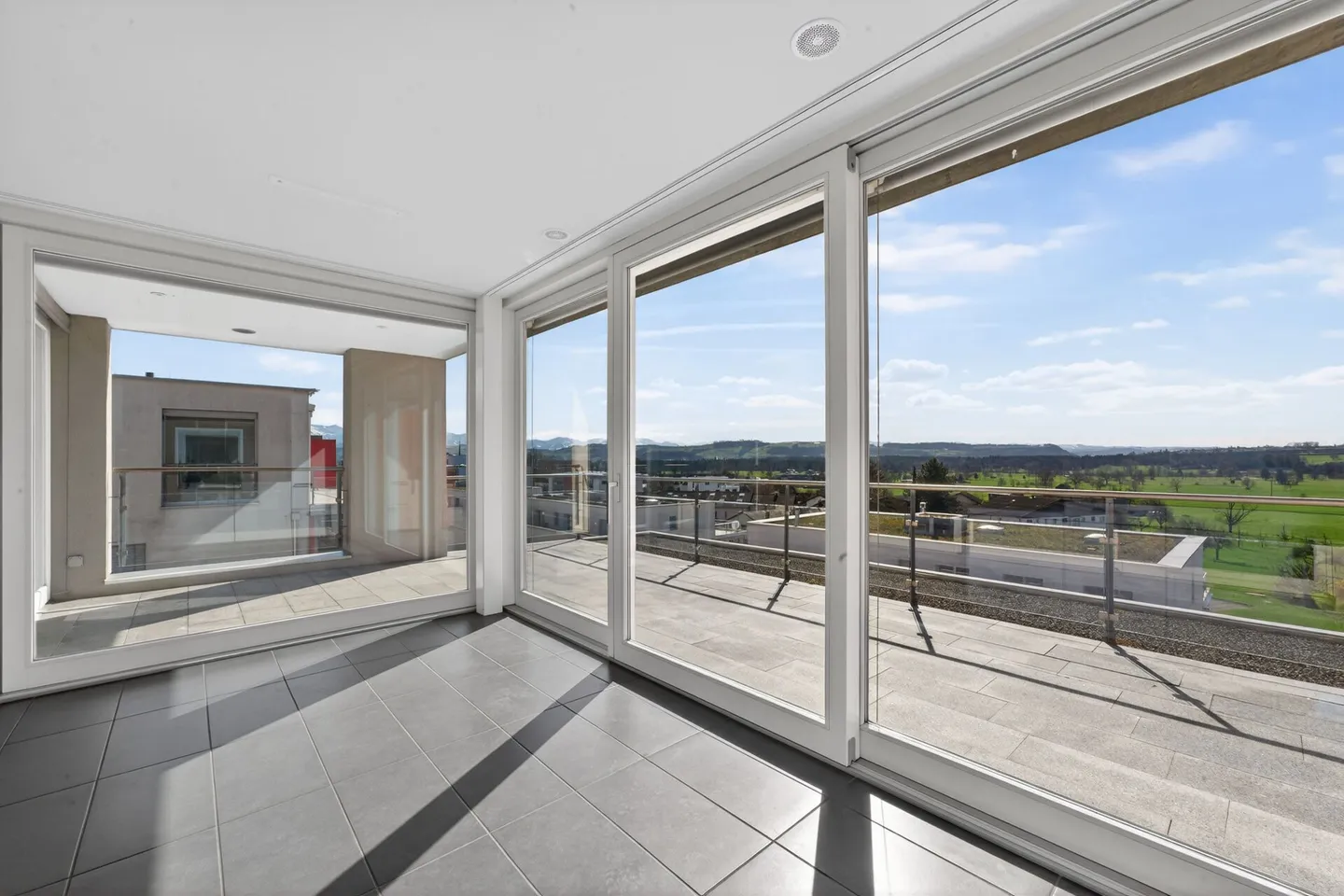 Appartement Attique Moderne avec Vue - Photo 10 sur 20