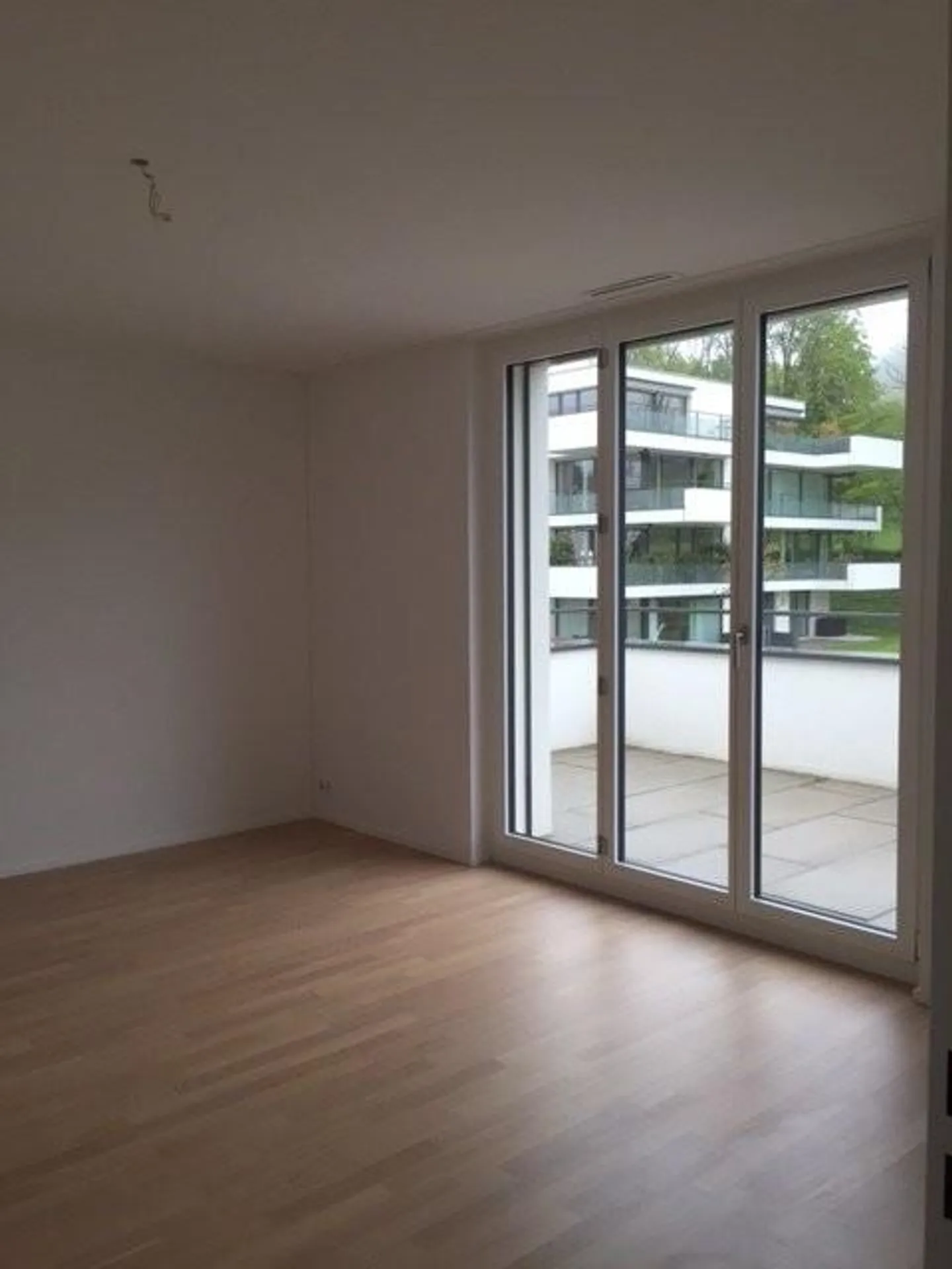 Moderne Wohnung mit Gratis Einstellplatz - befristet bis 31.03.2026 - Foto 4 von 8