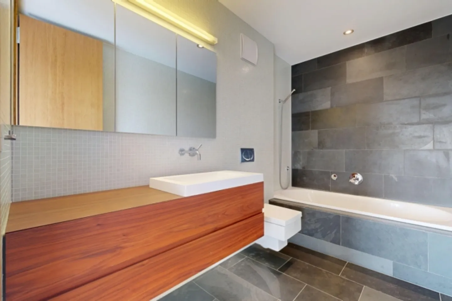 Apartment for rent - Photo 7 of 9