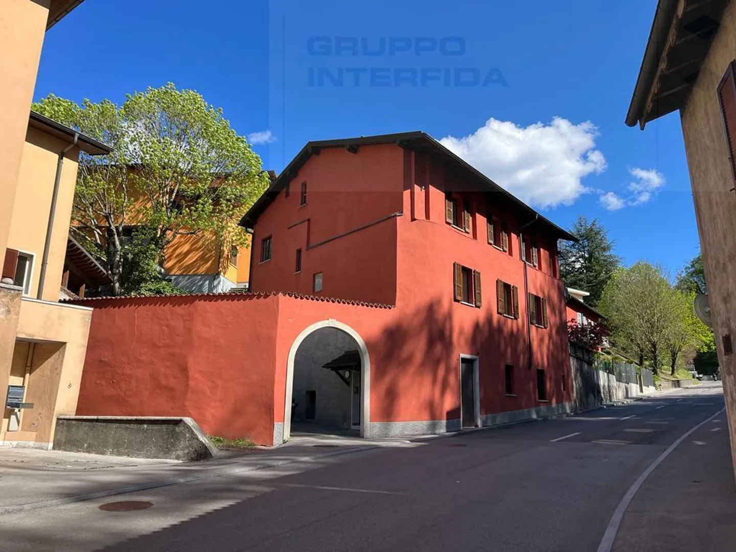 BIFAMILIAIRE A MENDRISIO - Photo 1 sur 11