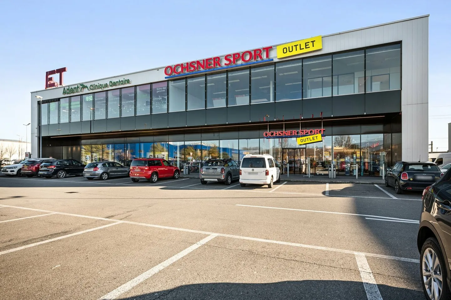 Bureau de 363m2 dans le Centre Outlet Allaman / IKEA - Photo 2 sur 2