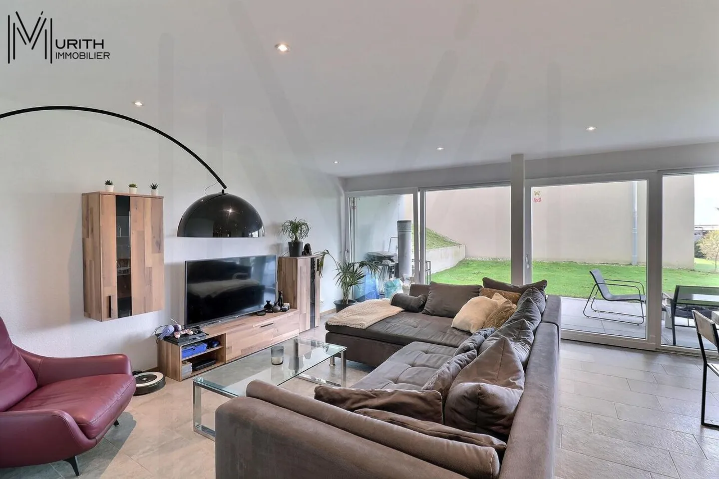 Magnificent 4.5-room apartment on the ground floor with garden and terrace - Photo 2 of 10
