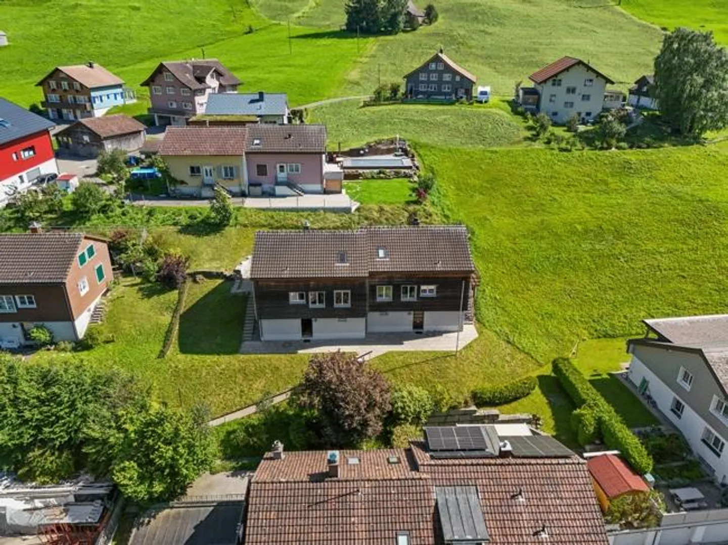 Casa angolare accogliente con bel giardino e grande spazio hobby - Foto 4 di 16