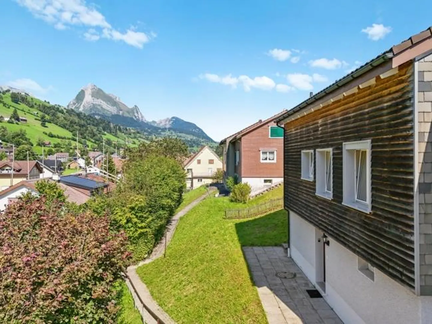 Casa angolare accogliente con bel giardino e grande spazio hobby - Foto 5 di 16
