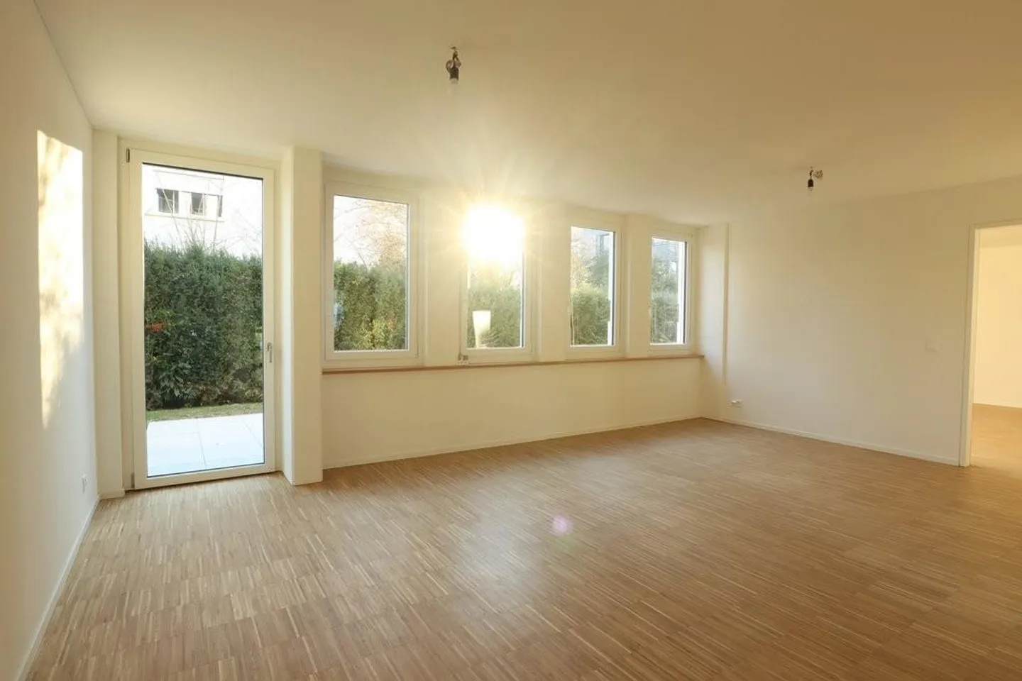 Bright apartment with garden seating area and washing tower after first occupancy - Photo 5 of 8